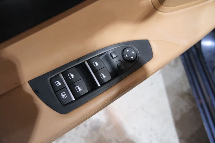 Used 2015 BMW 750Li xDrive AWD/4WD image 19