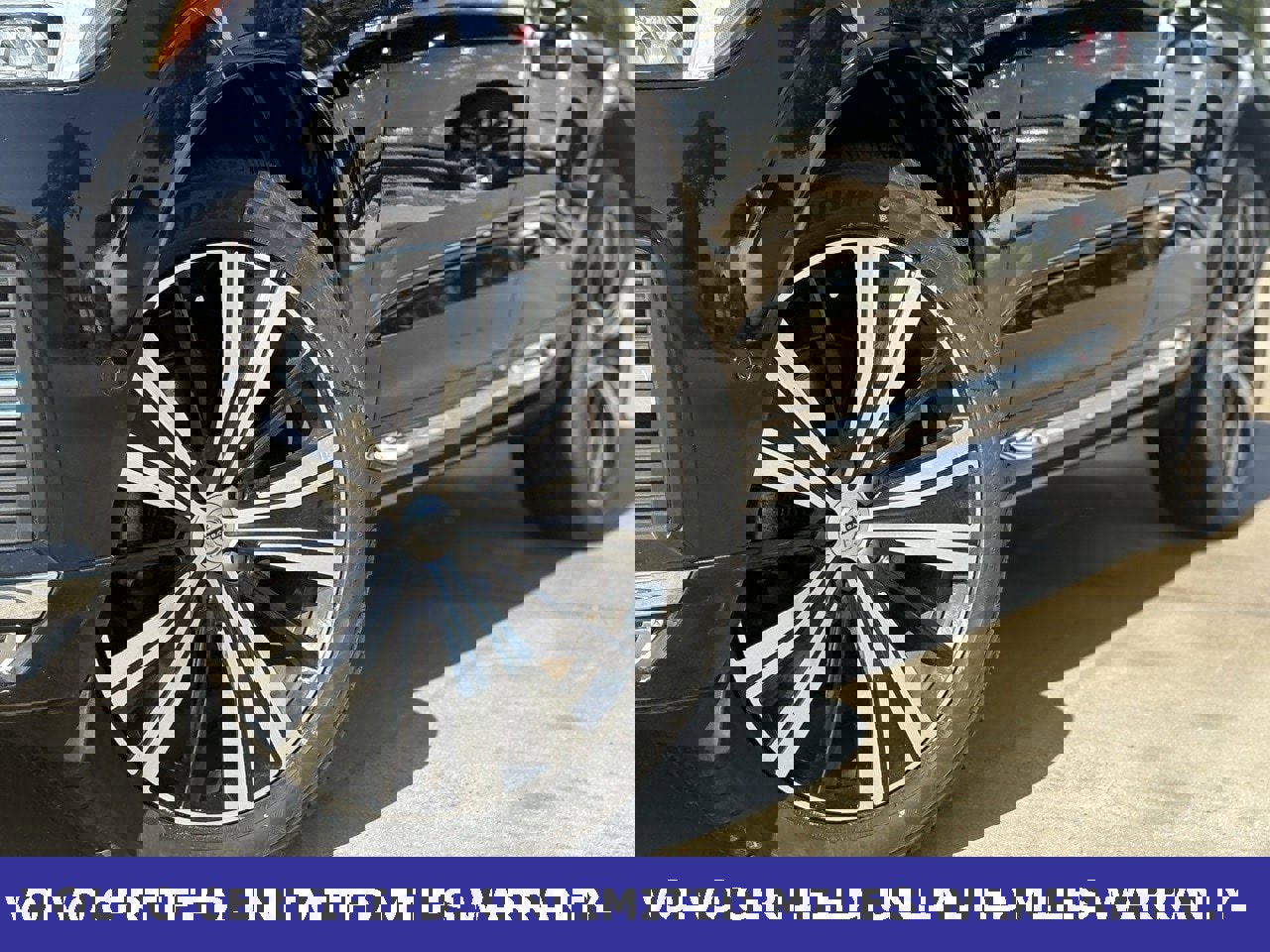 Certified 2023 Volvo XC60 B5 Plus w/ Climate Package image 8