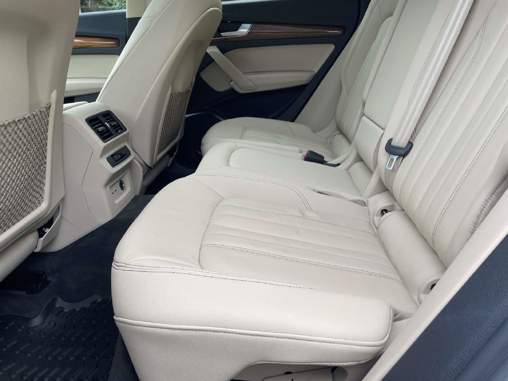 Used 2021 Audi Q5 2.0T Premium w/ Convenience Package AWD/4WD image 11