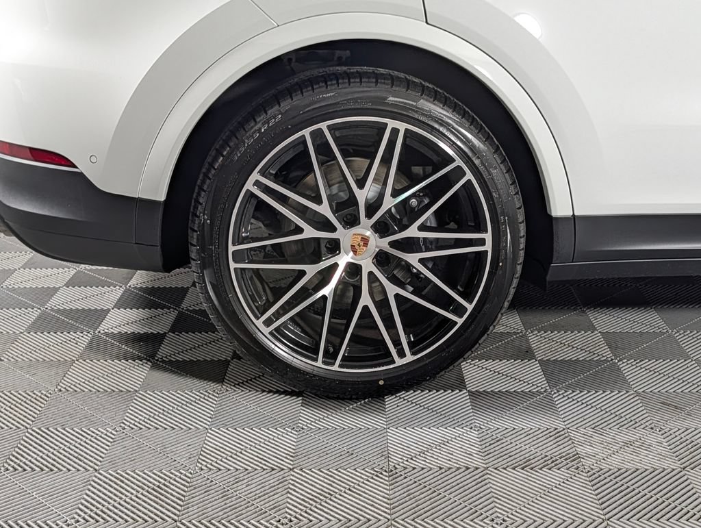 New 2026 Porsche Cayenne Coupe AWD/4WD image 13