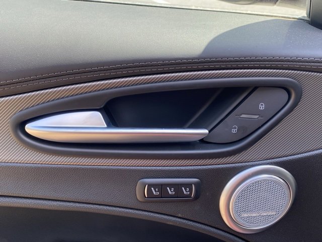New 2025 Alfa Romeo Stelvio Sprint image 20