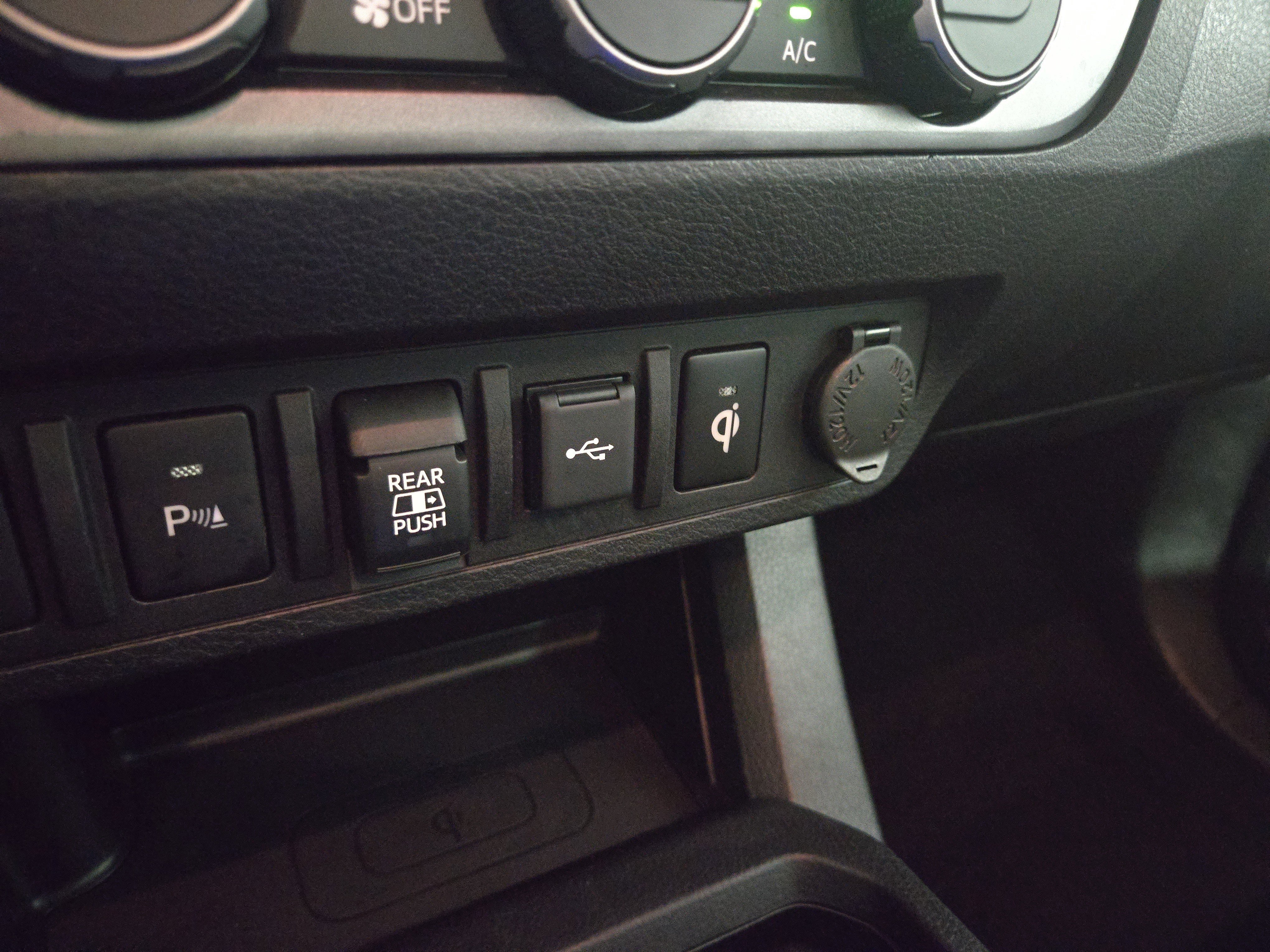 Used 2021 Toyota Tacoma TRD Sport w/ Technology Package image 24