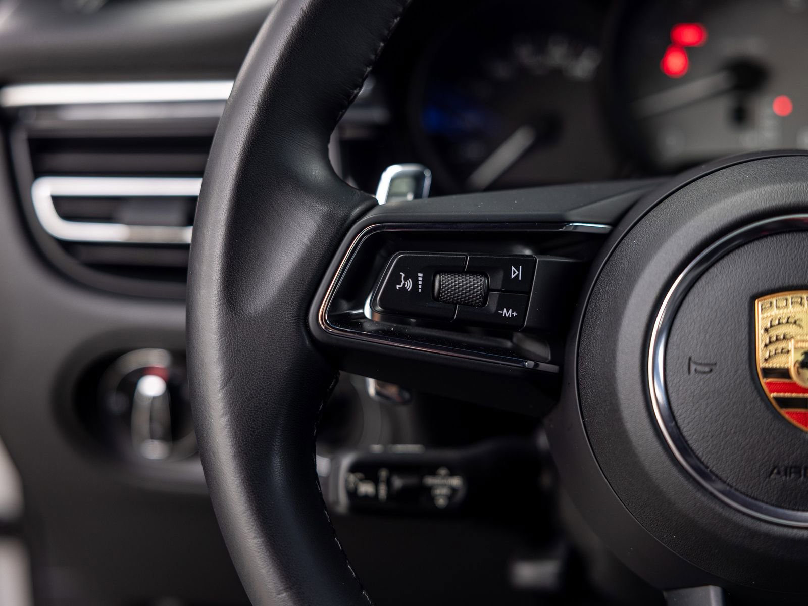 Certified 2024 Porsche Macan S image 45