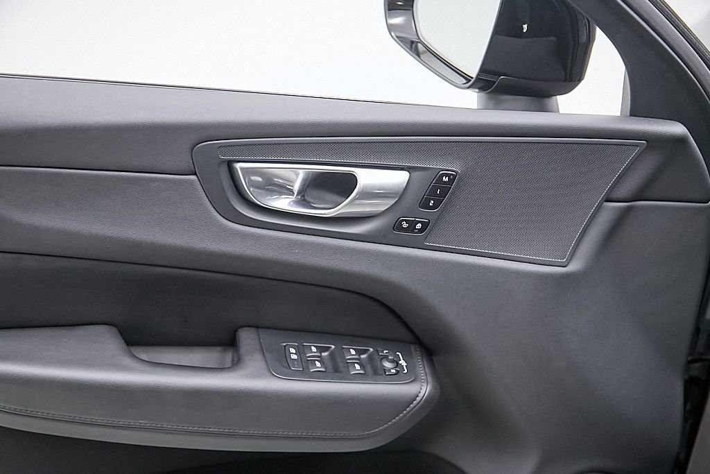 Certified 2023 Volvo XC60 B5 Plus w/ Climate Package image 11