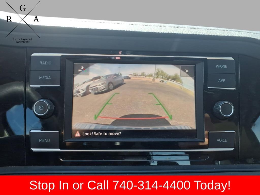 Used 2020 Volkswagen Jetta SE w/ SE Cold Weather Package FWD image 17