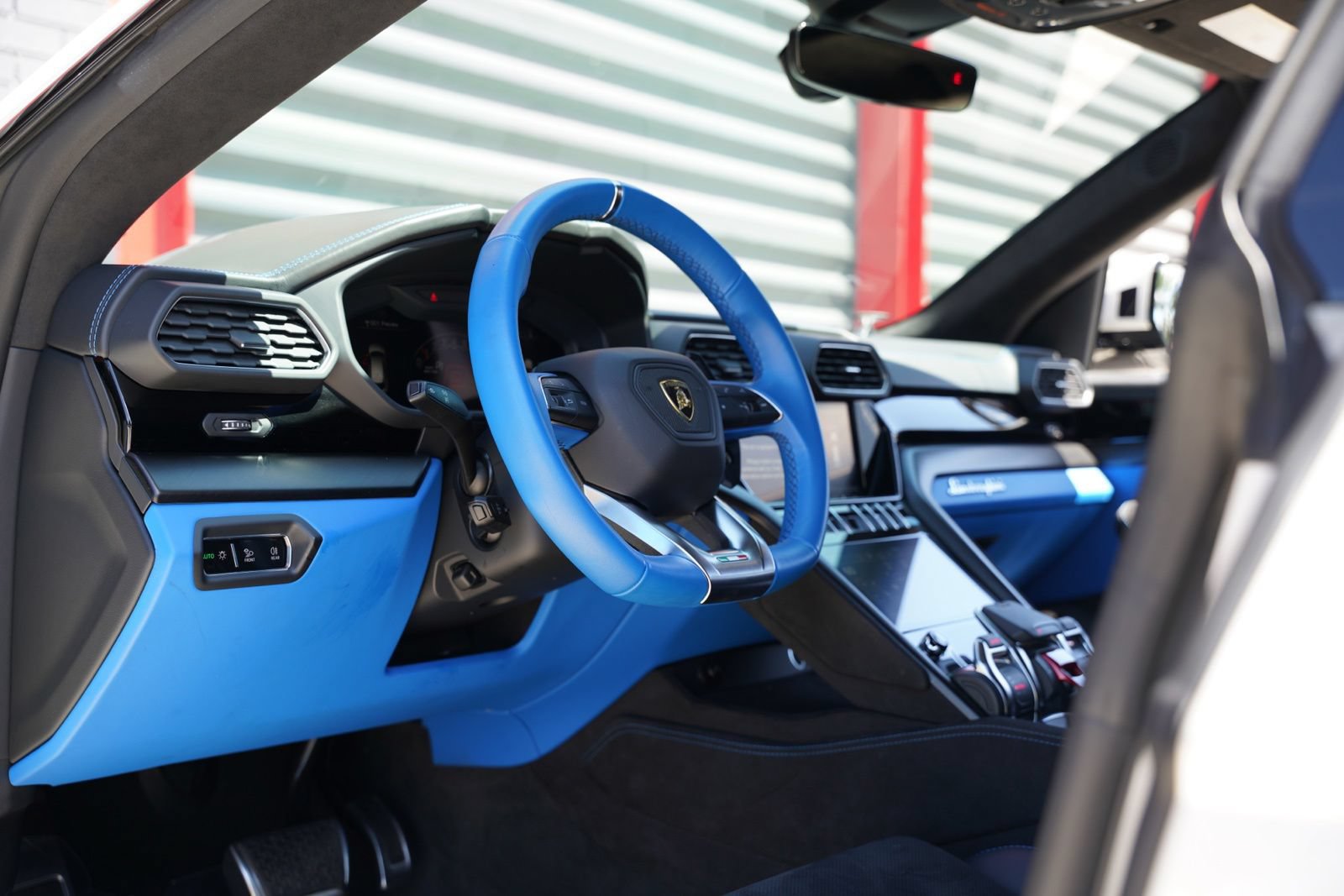 Used 2024 Lamborghini Urus S AWD/4WD image 21