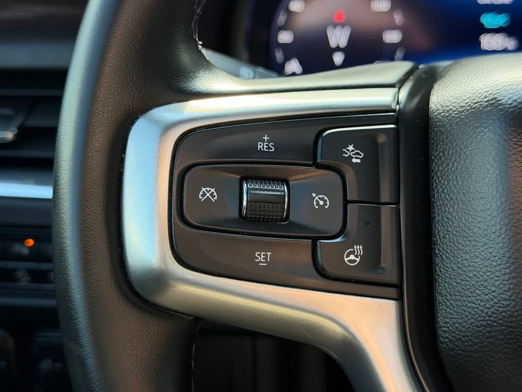 Used 2024 Chevrolet Suburban Z71 w/ Luxury Package AWD/4WD image 18