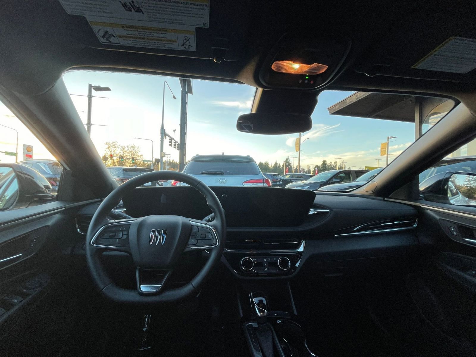 Used 2025 Buick Envista Sport Touring image 33