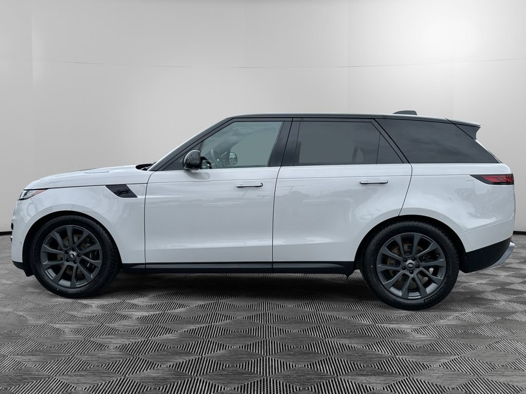 Used 2023 Land Rover Range Rover Sport SE AWD/4WD image 3