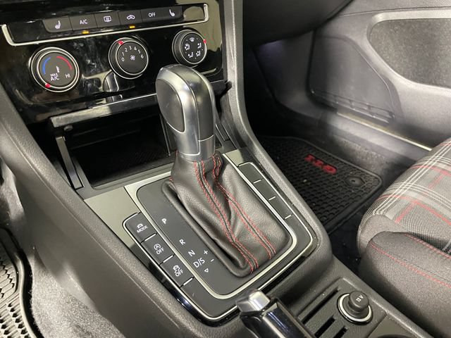 Used 2019 Volkswagen Golf 4-Door FWD image 9