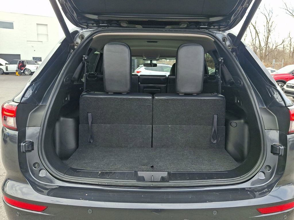 Used 2024 Mitsubishi Outlander SE Black Edition image 30