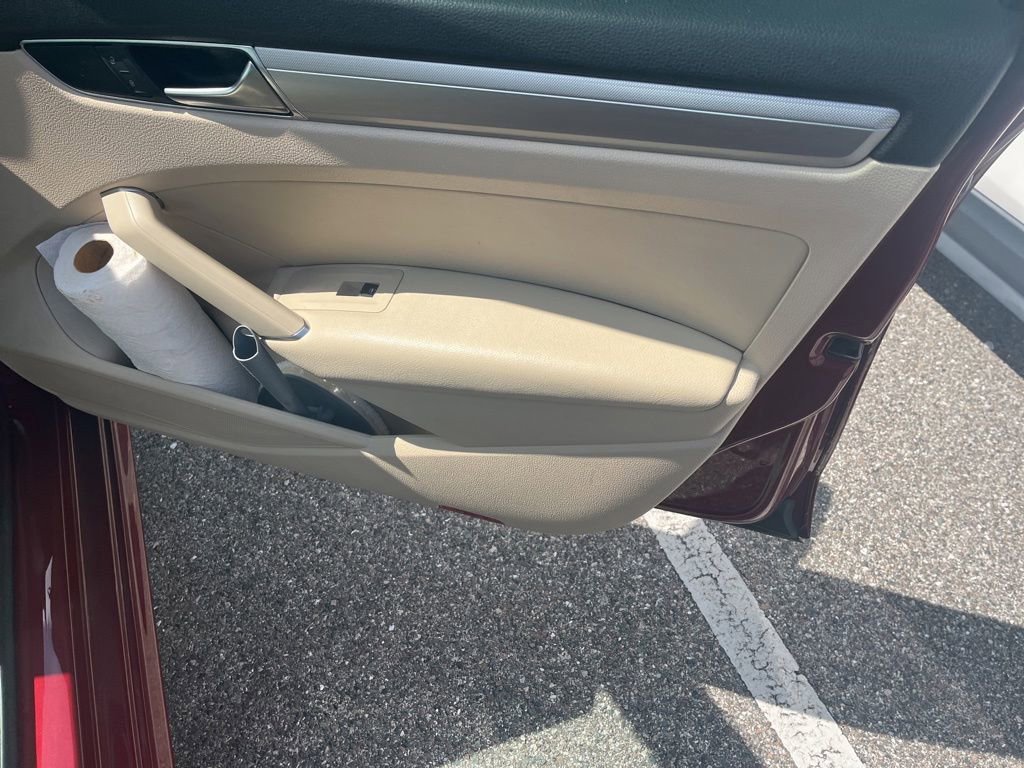 Used 2019 Volkswagen Passat 2.0T Wolfsburg w/ Wheels & Sunroof Package FWD image 6
