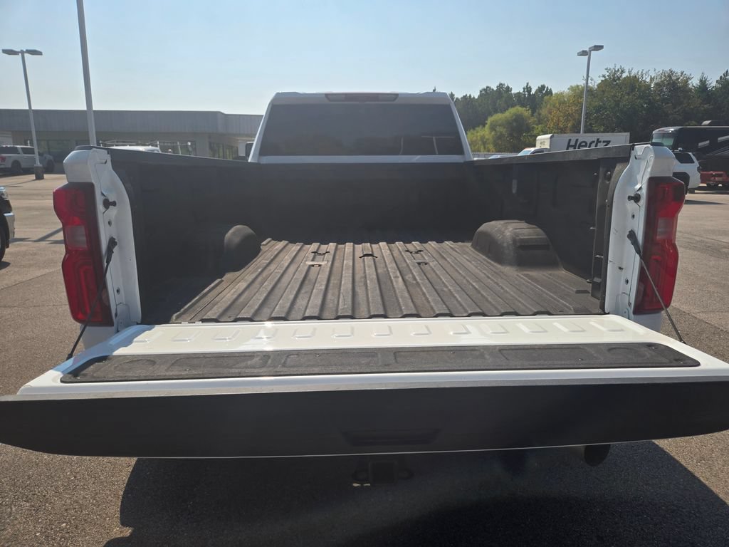 Used 2025 Chevrolet Silverado 3500 LT w/ Safety Package AWD/4WD image 5