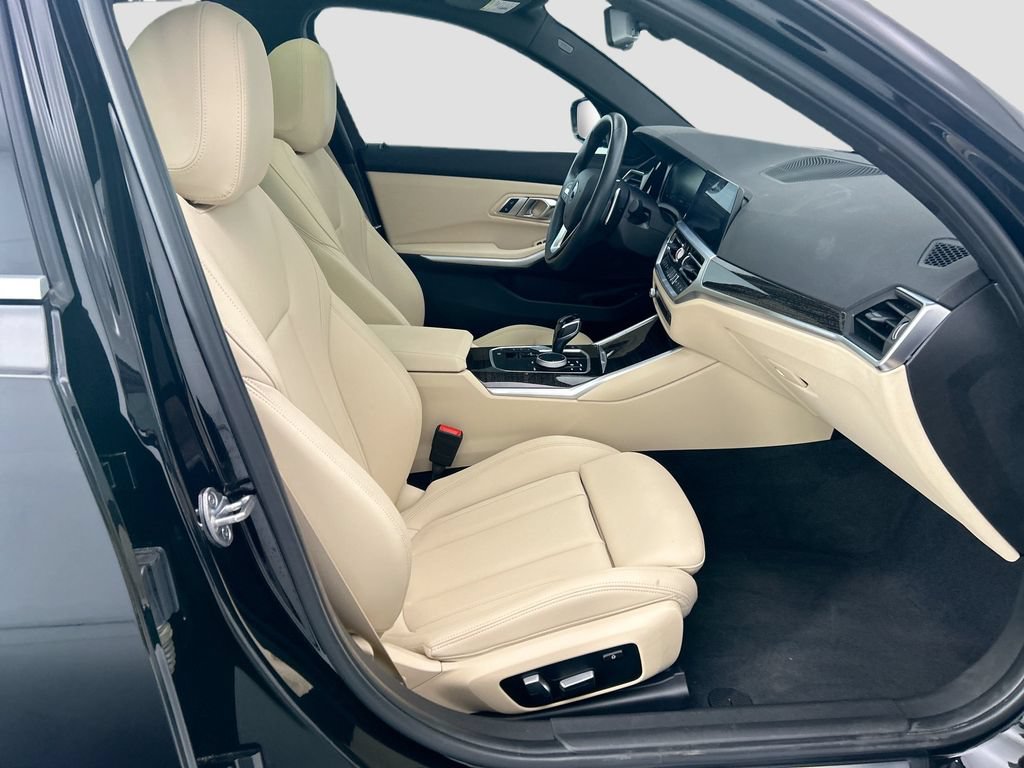 Used 2020 BMW 330i Sedan w/ Driving Assistance Package RWD image 19