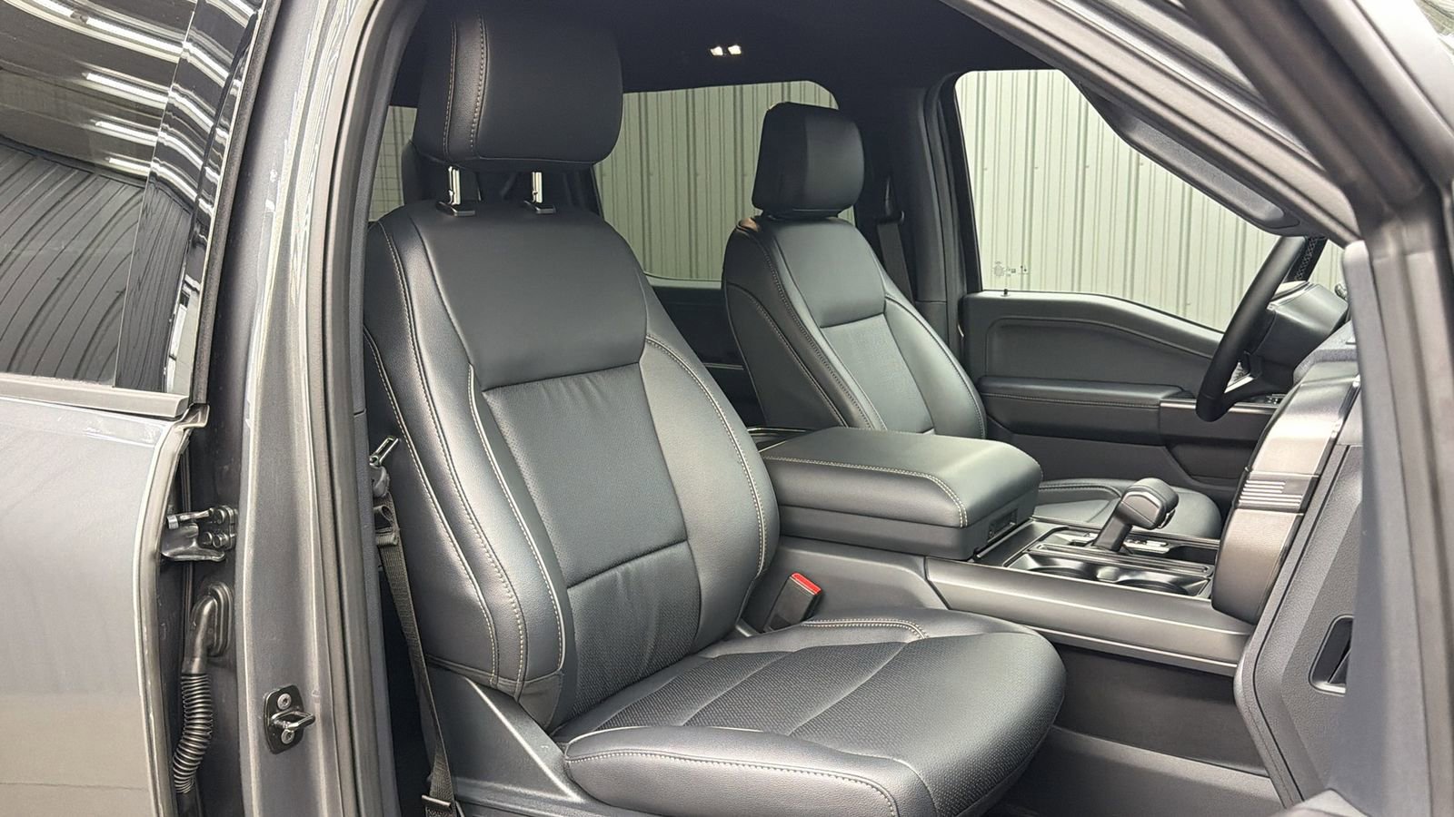 Used 2025 Ford F150 Lariat AWD/4WD image 37