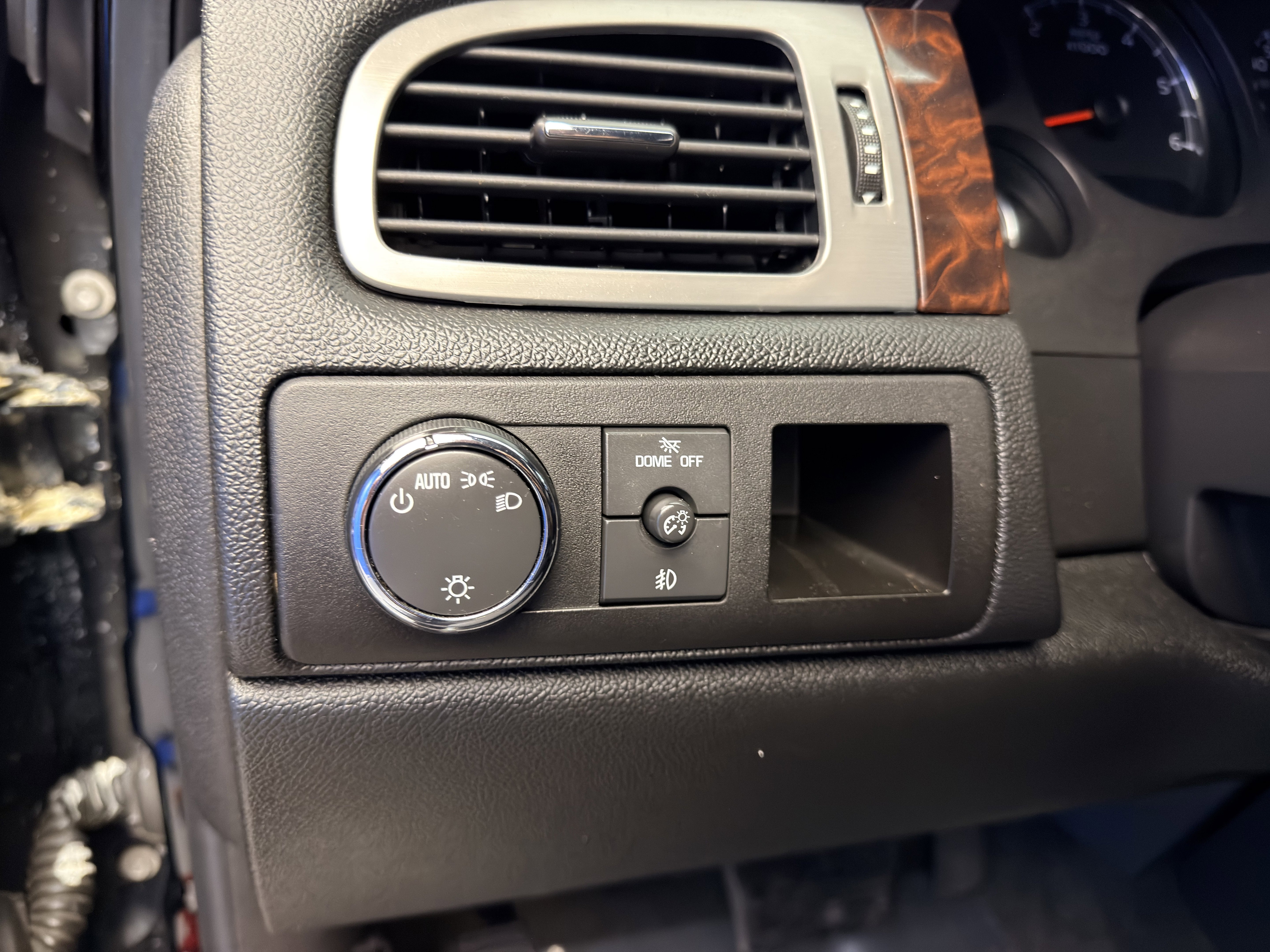 Used 2008 GMC Yukon Denali image 15