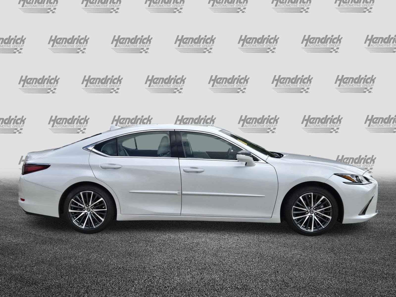 Used 2025 Lexus ES 350 w/ Premium Package FWD image 9