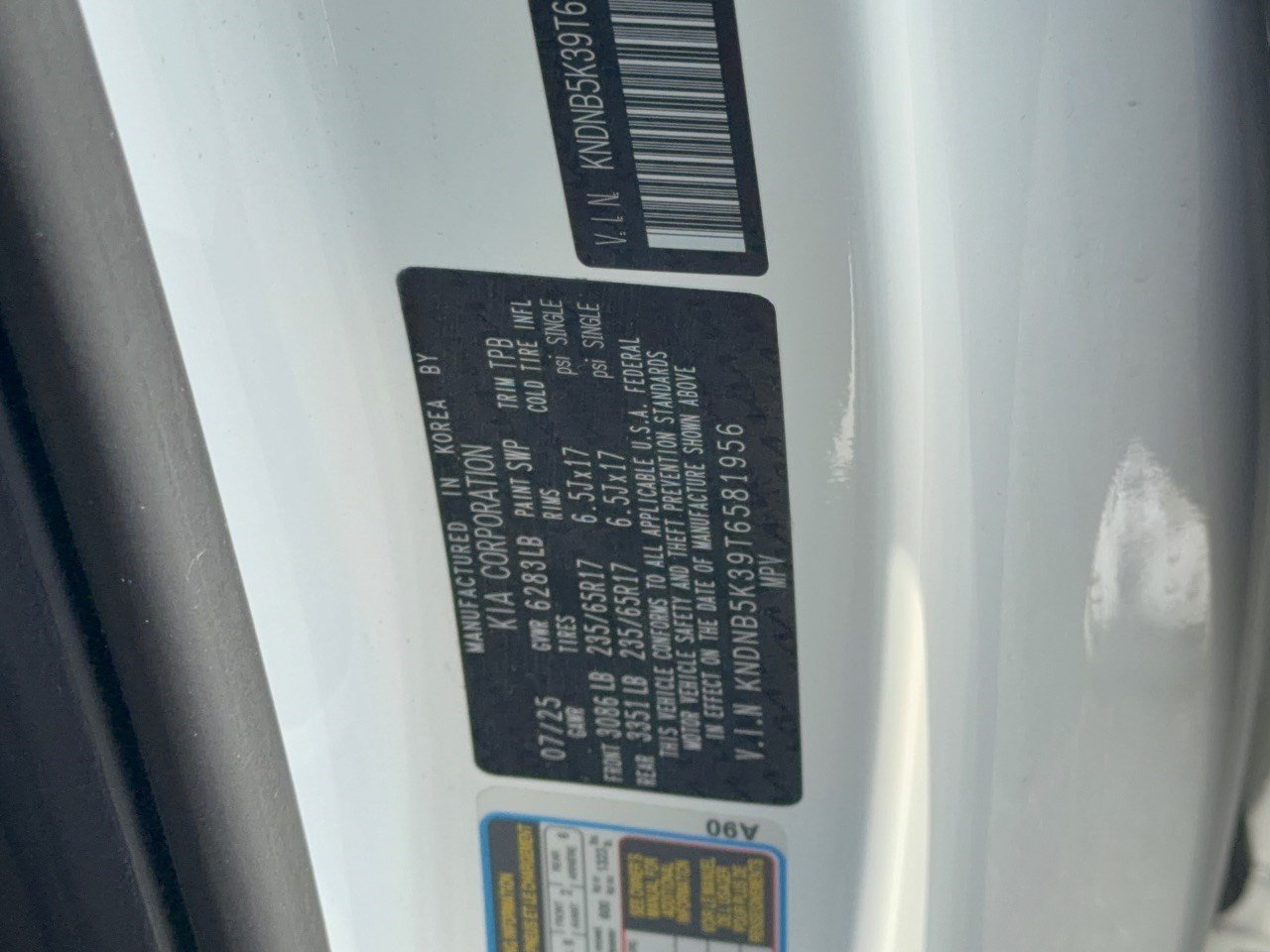 Used 2026 Kia Carnival FWD image 32