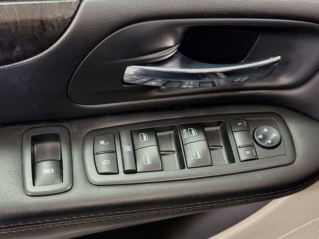 Used 2019 Dodge Grand Caravan SE w/ UConnect Hands-Free Group FWD image 15