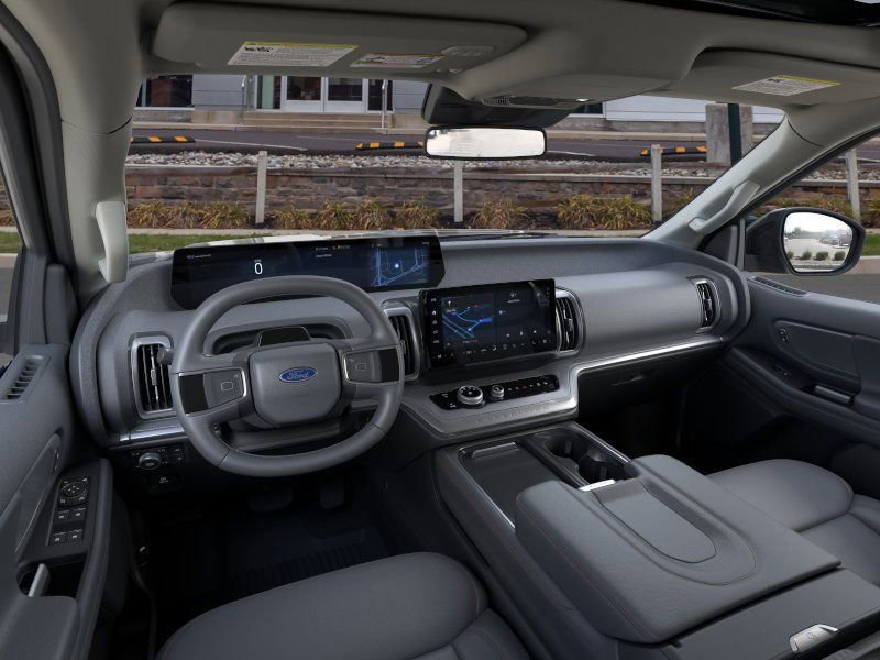 New 2025 Ford Expedition Active image 32