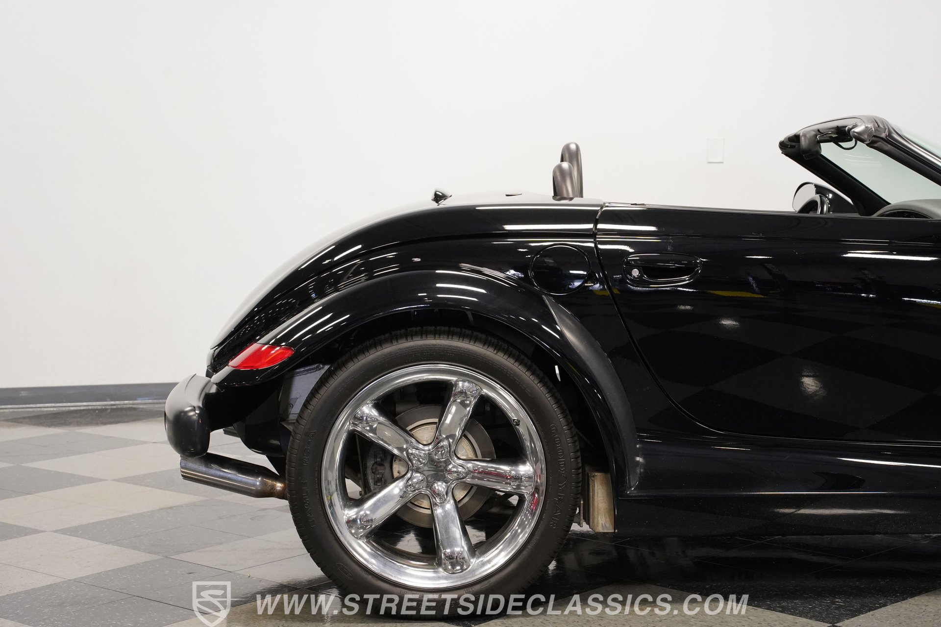 Used 2000 Plymouth Prowler image 29