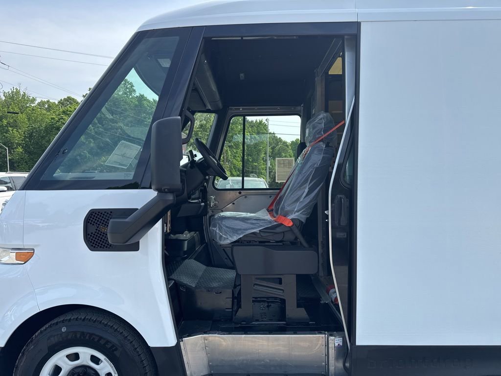 Used 2024 Chevrolet Brightdrop 400 w/ Commercial Equipment Package AWD/4WD image 9