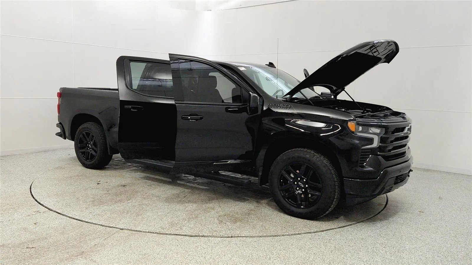 Used 2025 Chevrolet Silverado 1500 High Country w/ Midnight Edition image 9