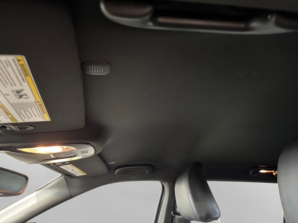 Used 2024 Jeep Compass Limited image 23