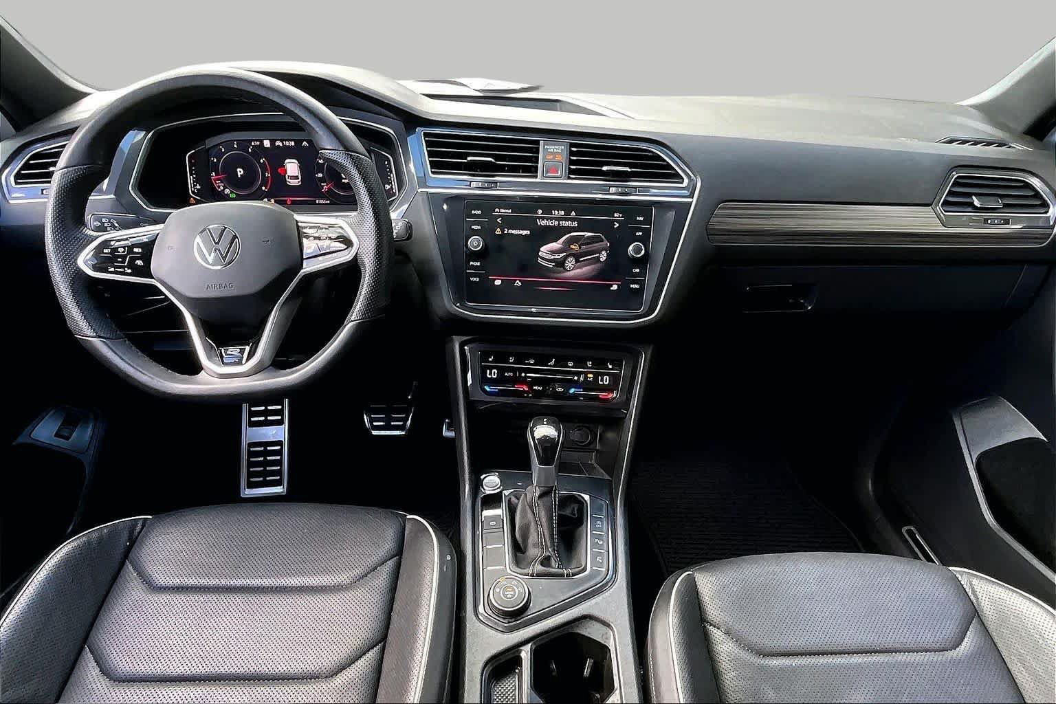 Used 2022 Volkswagen Tiguan SEL R-Line AWD/4WD image 16