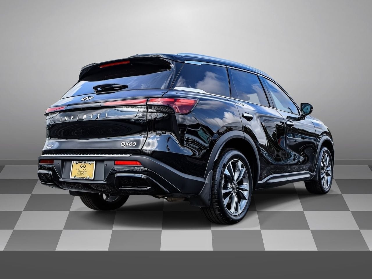 Used 2023 INFINITI QX60 Luxe w/ Cargo Package FWD image 6