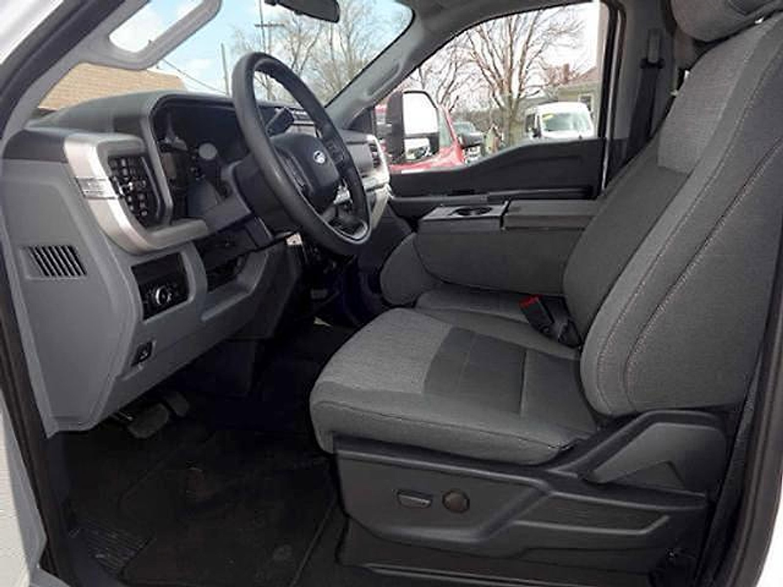 Used 2025 Ford F350 XLT image 15