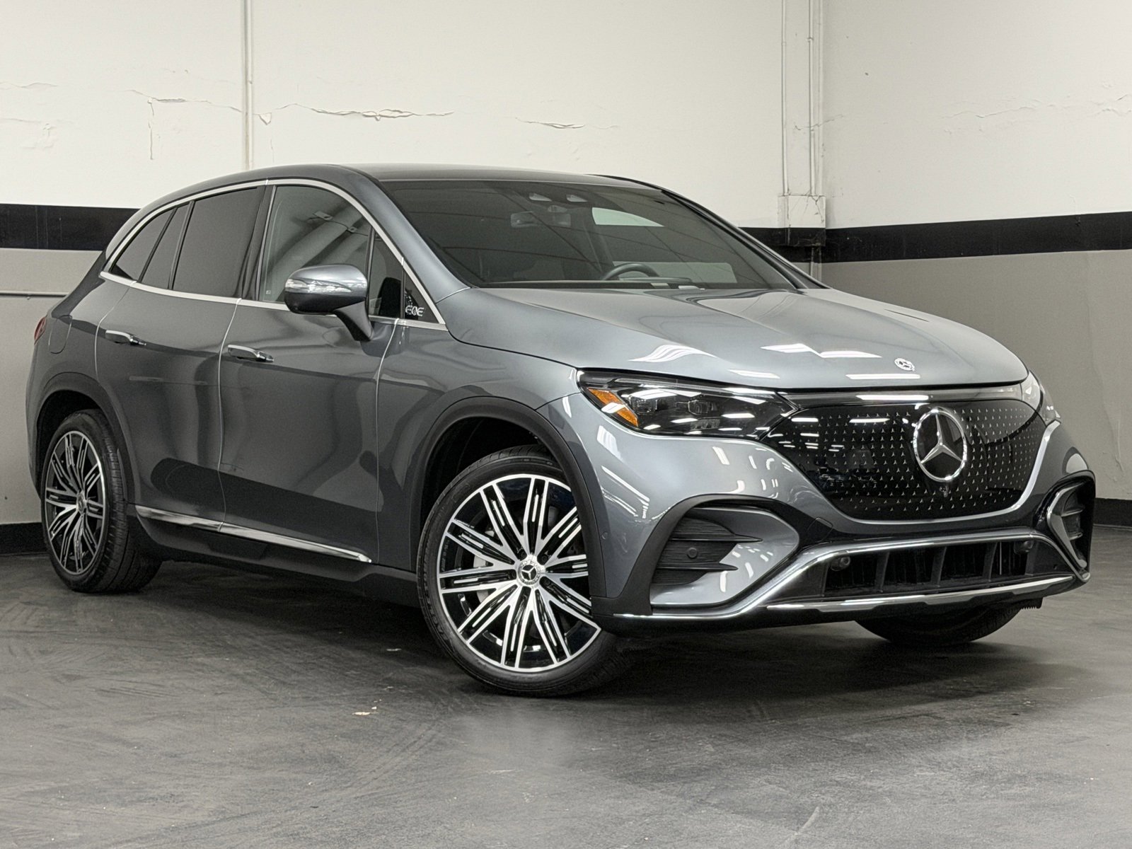 Used 2025 Mercedes-Benz EQE 350+ SUV image 2