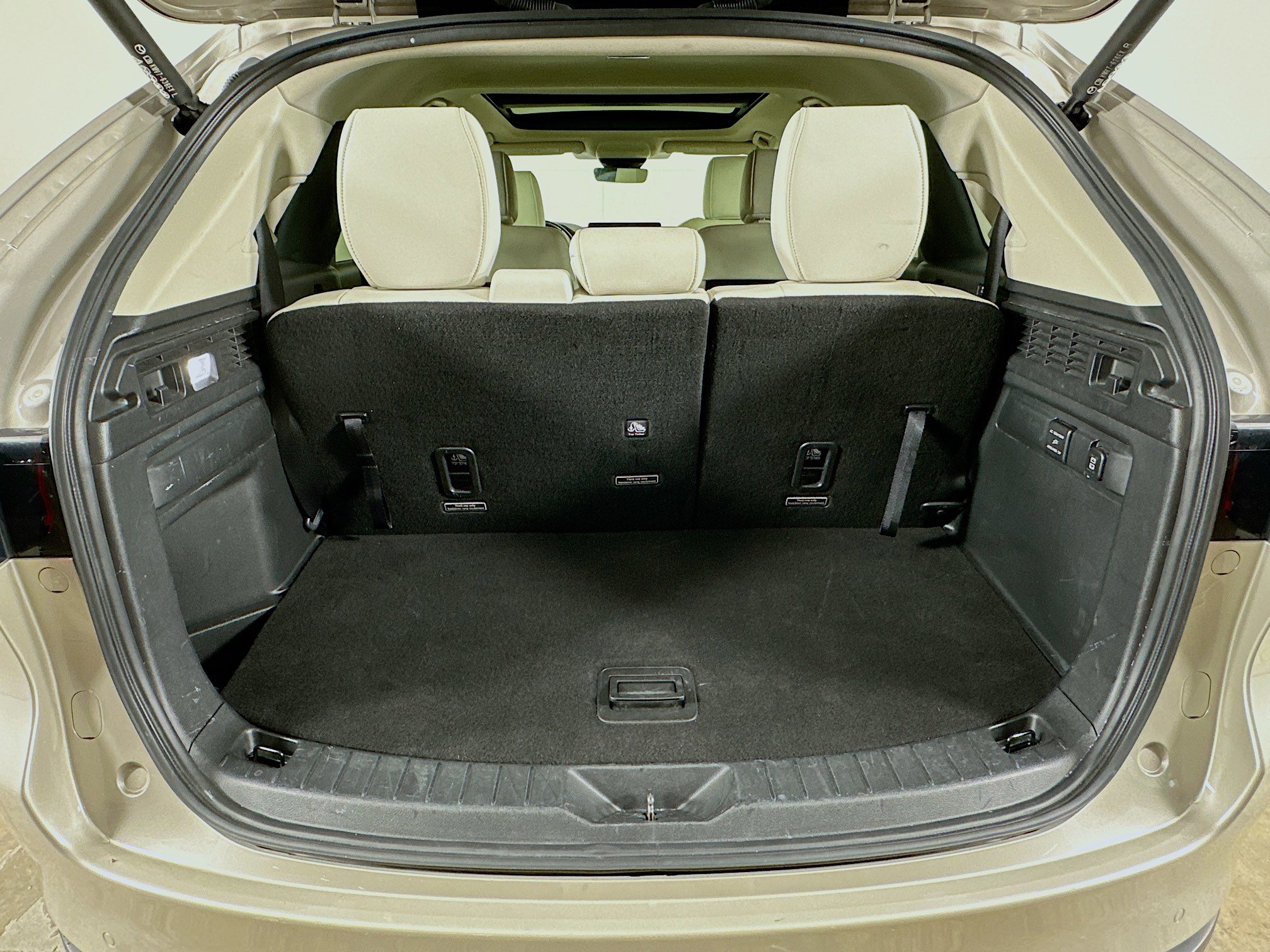 Used 2025 MAZDA CX-90 3.3 Turbo w/ Premium Plus Pkg image 31