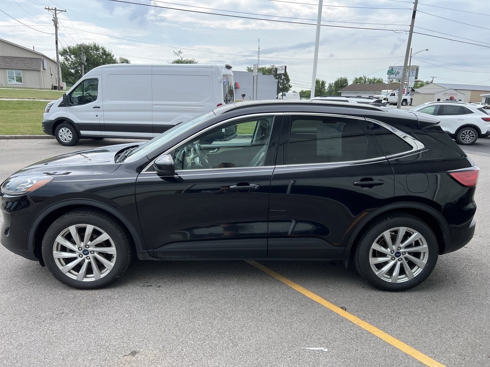 Used 2021 Ford Escape Titanium w/ Titanium Elite Package image 4