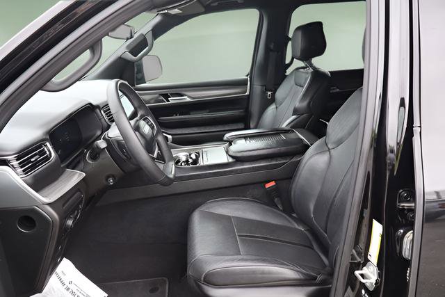 Used 2023 Jeep Wagoneer L Series II image 24