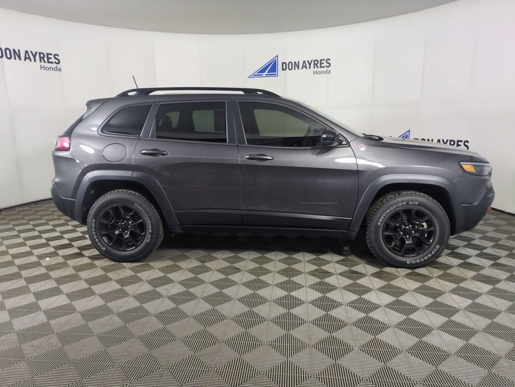 Used 2022 Jeep Cherokee Trailhawk w/ Premium Leather Package image 9
