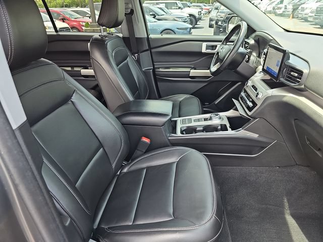 Used 2023 Ford Explorer XLT w/ Equipment Group 202A RWD image 12