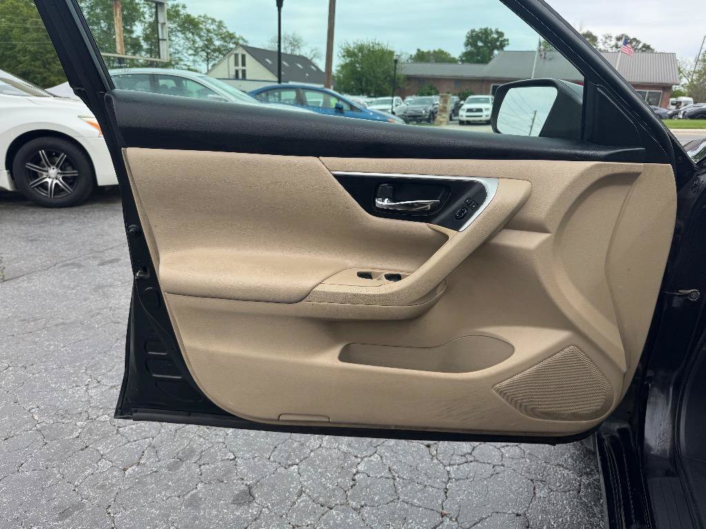 Used 2016 Nissan Altima 2.5 S w/ Power Driver Seat Package FWD image 11