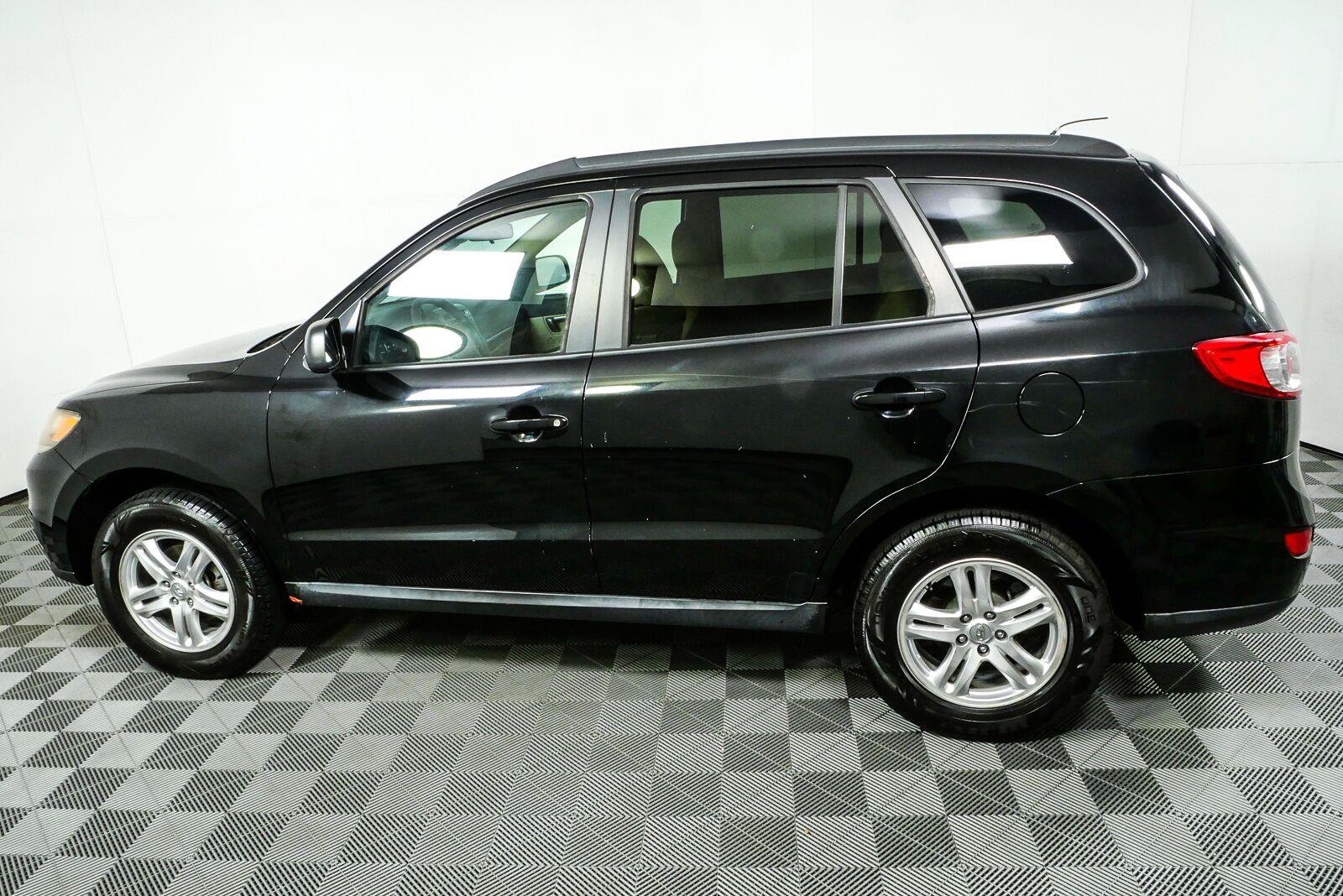Used 2011 Hyundai Santa Fe GLS FWD image 27