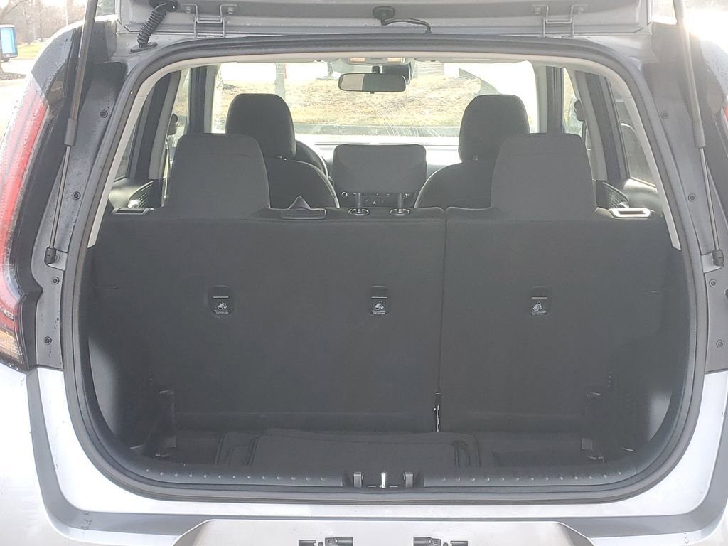 Used 2025 Kia Soul LX w/ LX Technology Package image 7