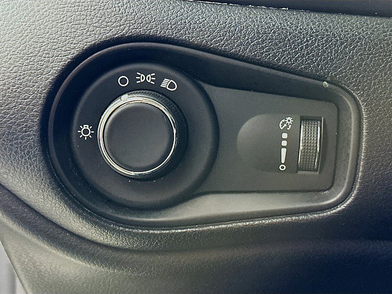 Used 2020 Jeep Renegade Sport FWD image 10