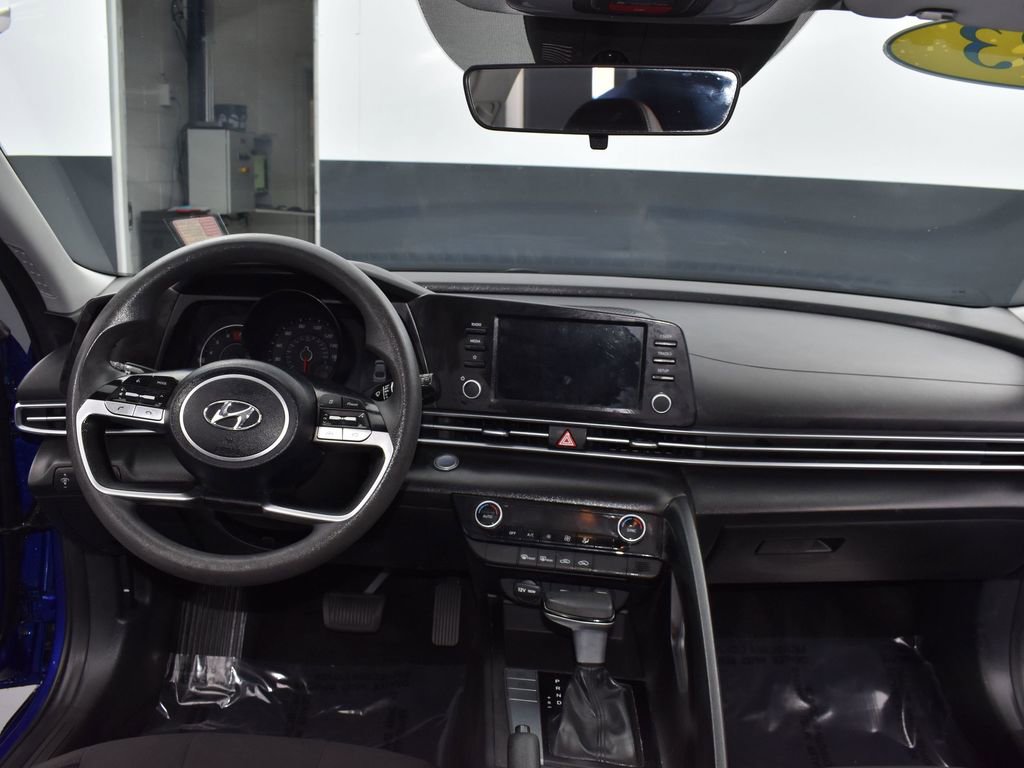 Used 2023 Hyundai Elantra SEL image 9