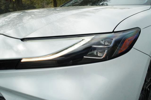 Used 2025 Toyota Camry XLE image 34