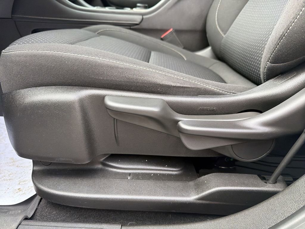 Used 2022 GMC Acadia SLE w/ LPO, Floor Liner Package image 16