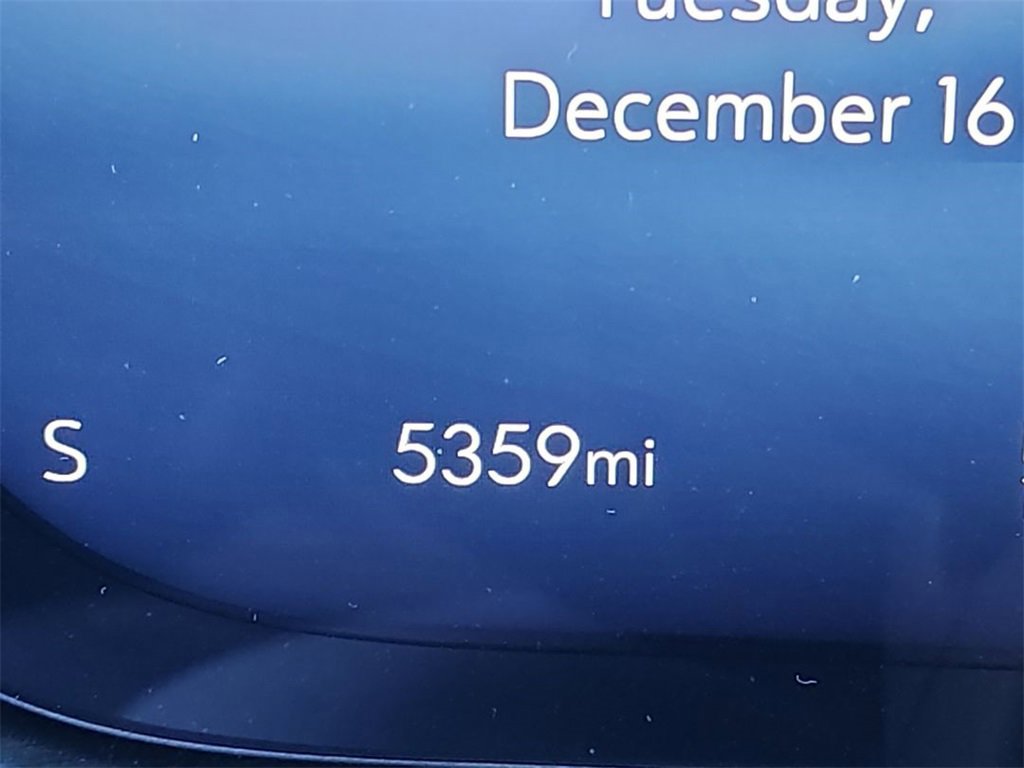 Certified 2025 Buick Envision Avenir image 12