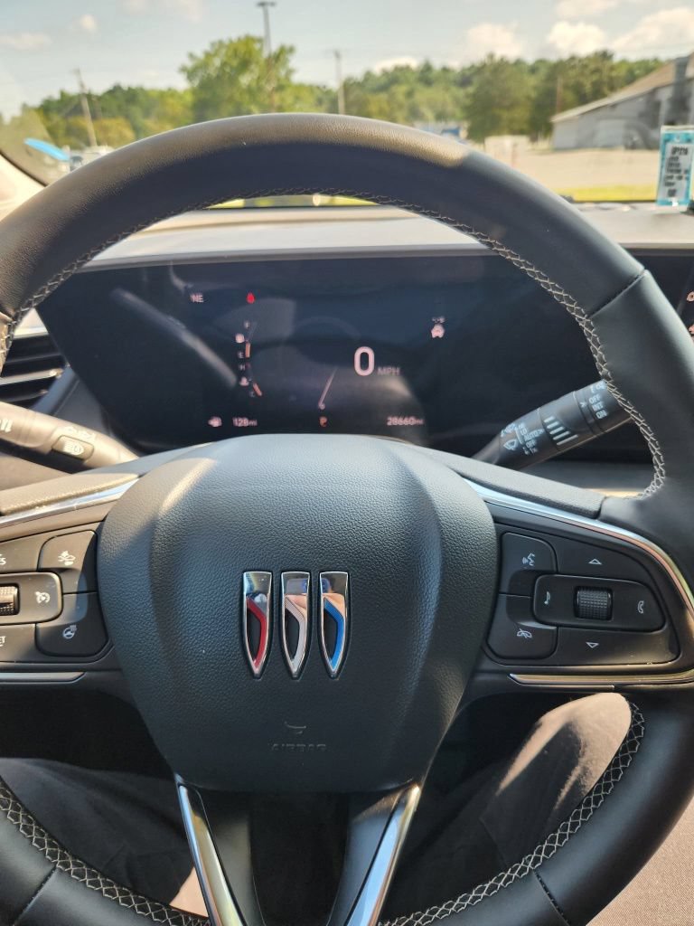 Used 2025 Buick Encore GX Avenir w/ Avenir Technology Package AWD/4WD image 14