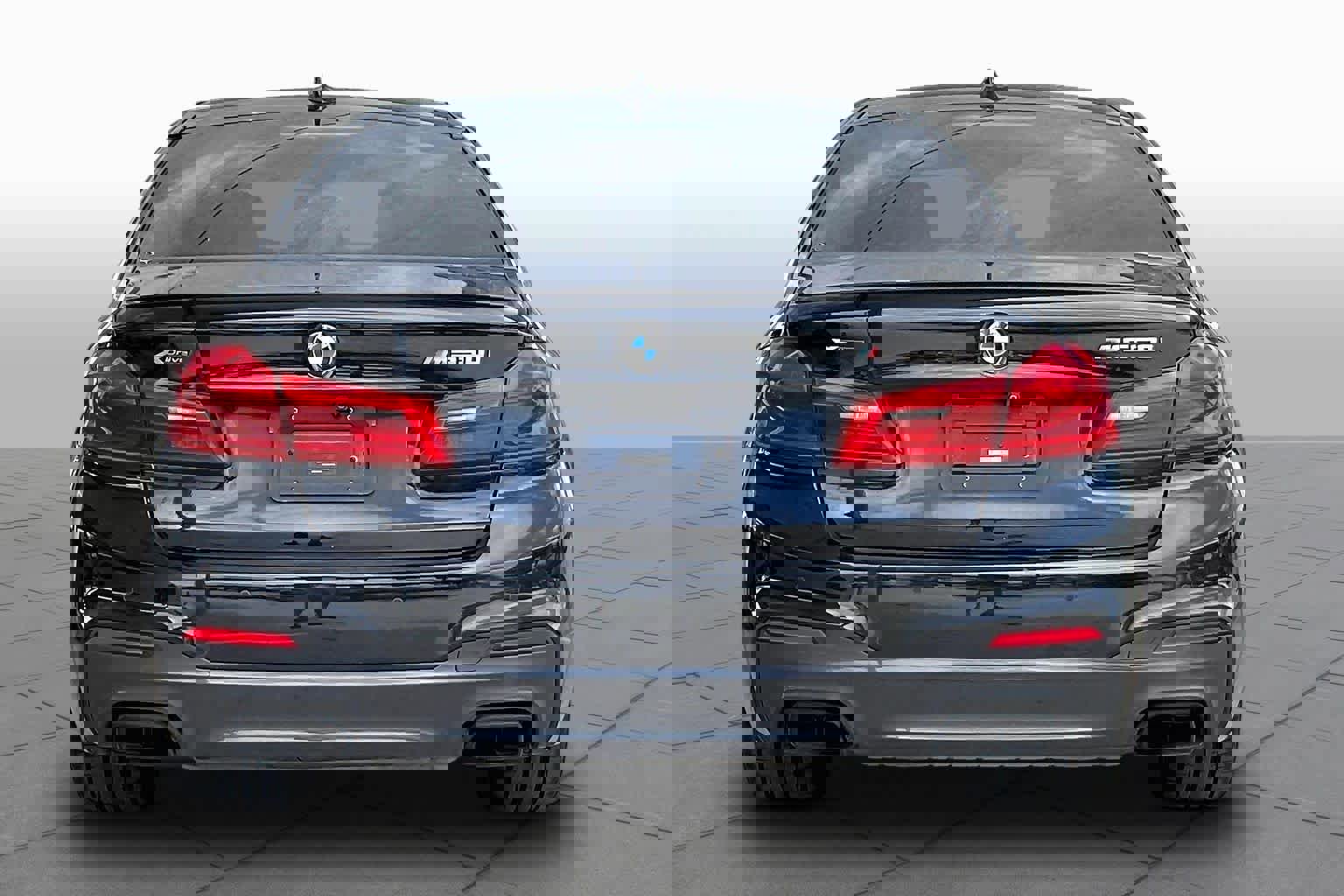 Used 2018 BMW M550i xDrive image 5