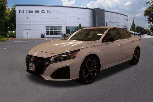 Certified 2023 Nissan Altima 2.5 SR w/ SR Premium Package AWD/4WD image 5