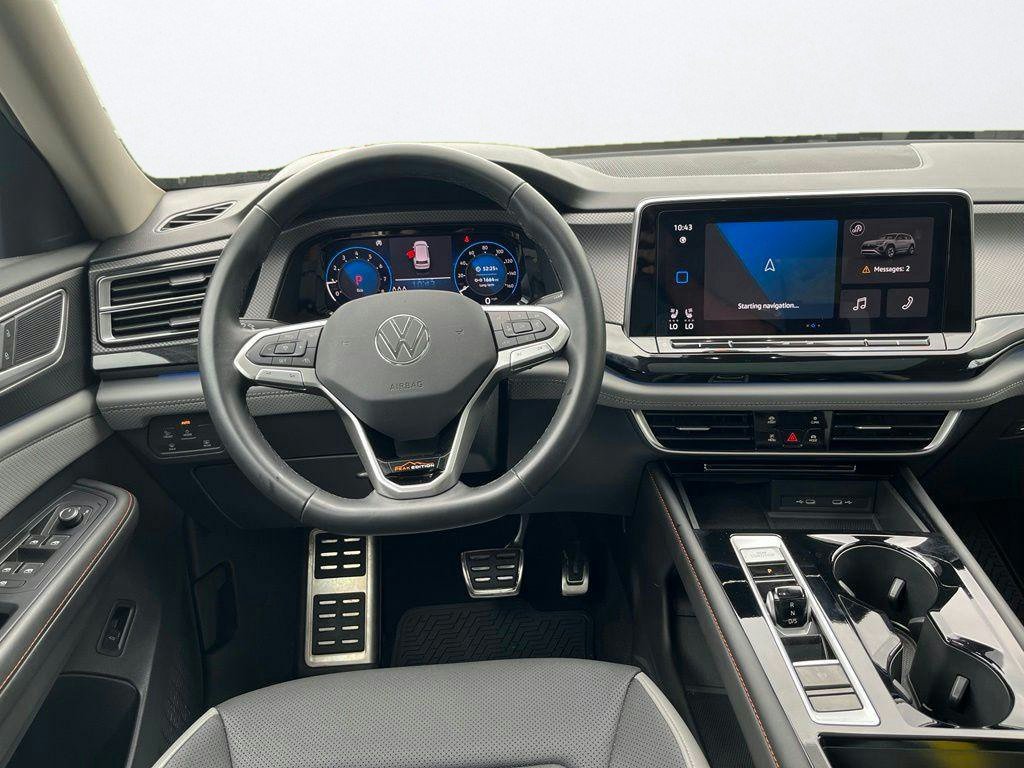 Certified 2024 Volkswagen Atlas Peak Edition SE AWD/4WD image 19