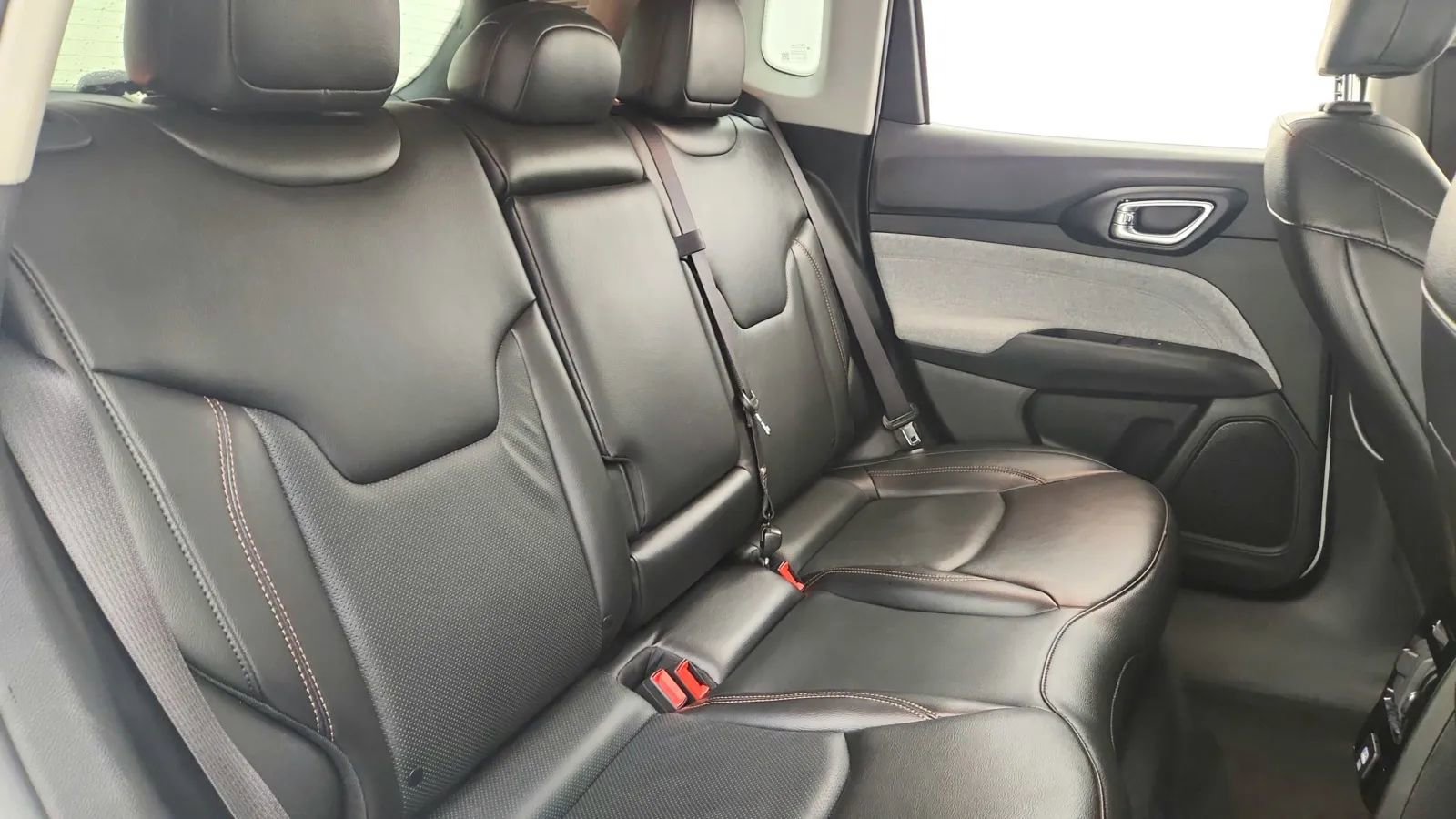 Used 2022 Jeep Compass Latitude image 38